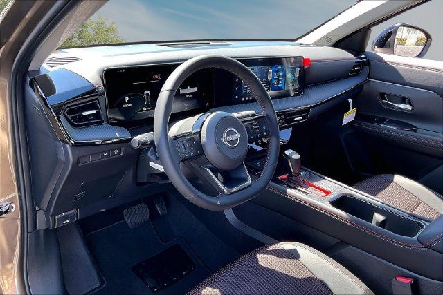 New 2027 Nissan Kicks SR FWD image 5
