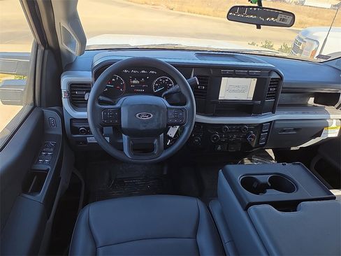 New 2024 Ford F550 4x4 SuperCab Super Duty image 13