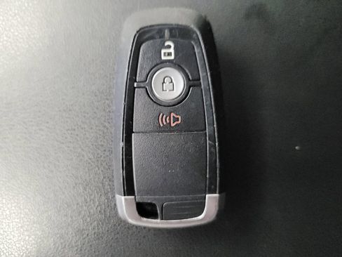 Used 2023 Ford Edge SEL image 32