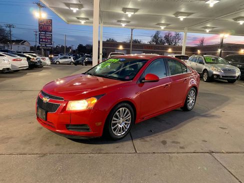 Used 2014 Chevrolet Cruze Eco image 3