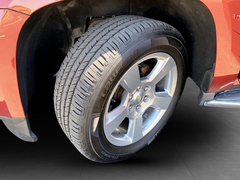 Used 2020 Chevrolet Tahoe Premier AWD/4WD image 12