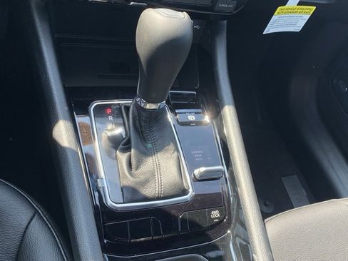 New 2025 Jeep Compass Latitude w/ Sun & Sound Group image 24