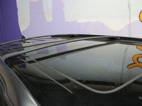 Used 2018 Ford Explorer XLT w/ XLT Appearance Package AWD/4WD image 5