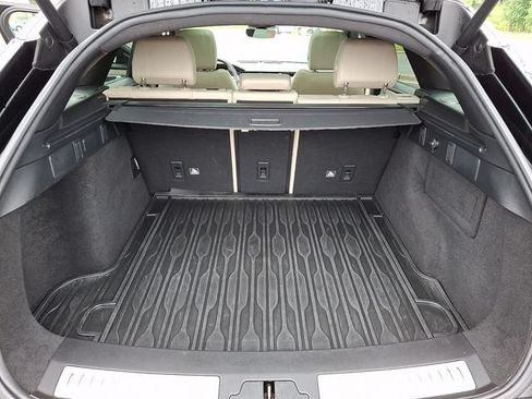 Used 2018 Land Rover Range Rover Velar R-Dynamic SE AWD/4WD image 28