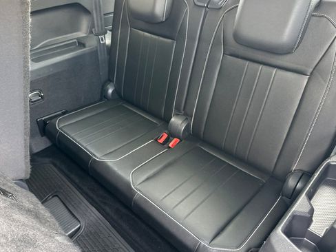 Certified 2023 Volkswagen Tiguan SE w/ Panoramic Sunroof Package image 15