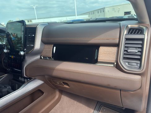 Used 2025 RAM 2500 Limited AWD/4WD image 22