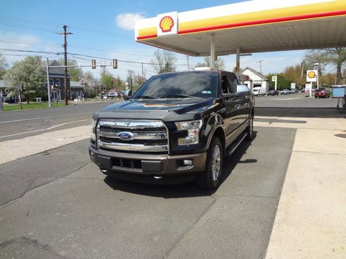 Used 2016 Ford F150 Lariat image 2