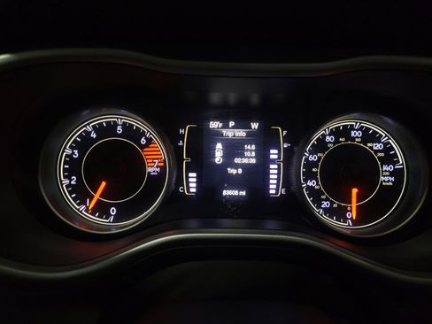 Used 2018 Jeep Cherokee Latitude Plus w/ Cold Weather Group image 23