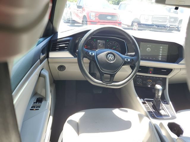 Used 2020 Volkswagen Jetta SE w/ SE Cold Weather Package FWD image 13