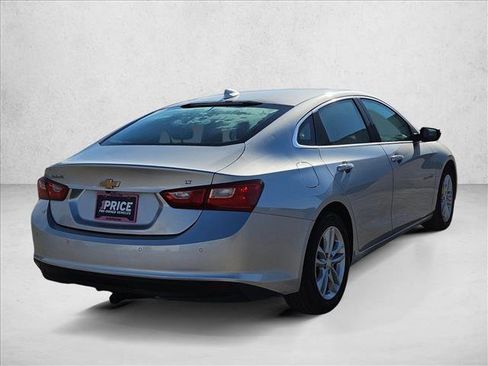 Used 2017 Chevrolet Malibu LT w/ Driver Confidence Package image 5