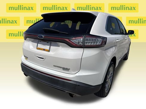 Used 2016 Ford Edge Titanium w/ Technology Package FWD image 4