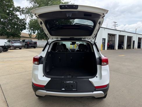 Used 2023 Chevrolet TrailBlazer LT FWD image 14