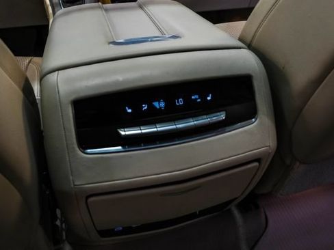 Used 2021 Cadillac Escalade ESV Sport Platinum RWD image 38