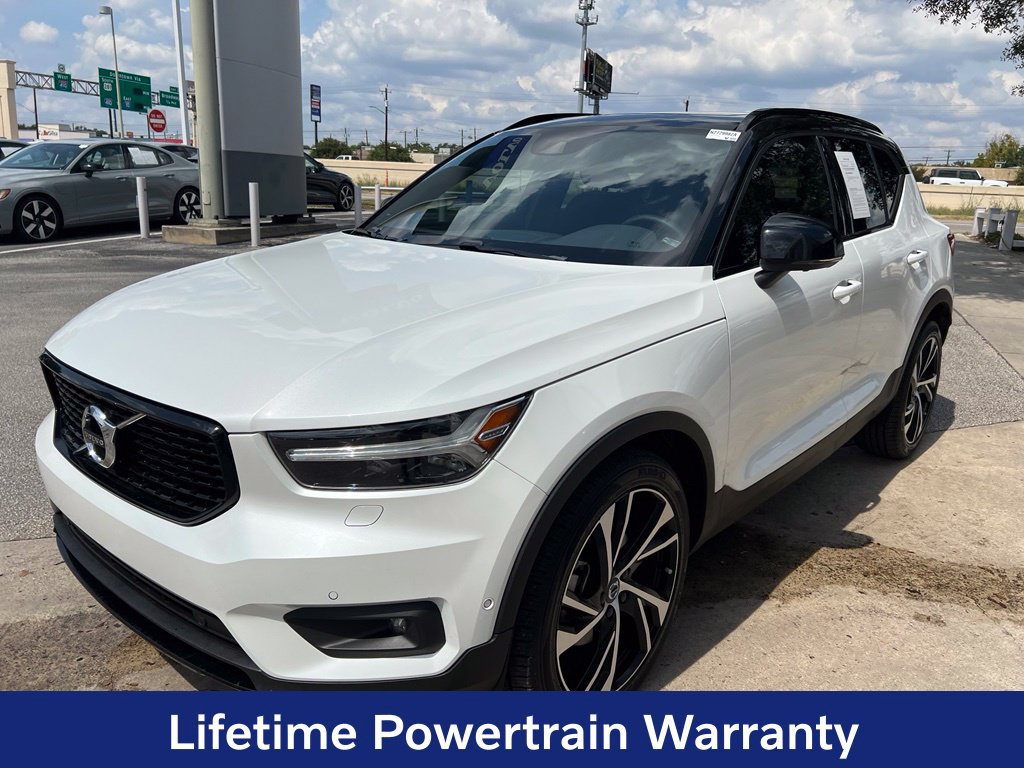 Certified 2022 Volvo XC40 T5 R-Design w/ Advanced Package AWD/4WD image 3