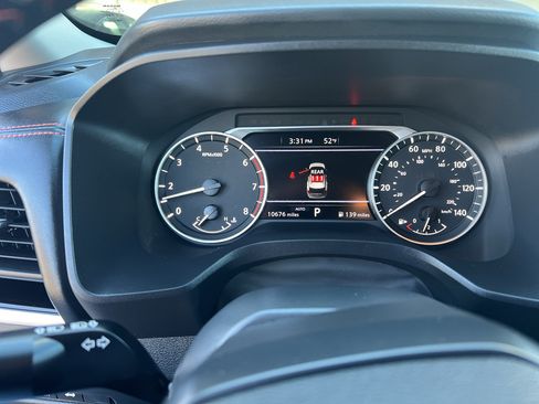 Used 2025 Nissan Rogue SV AWD/4WD image 14