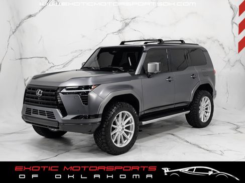 Used 2024 Lexus GX 550 w/ Accessory Package (2T) AWD/4WD image 11