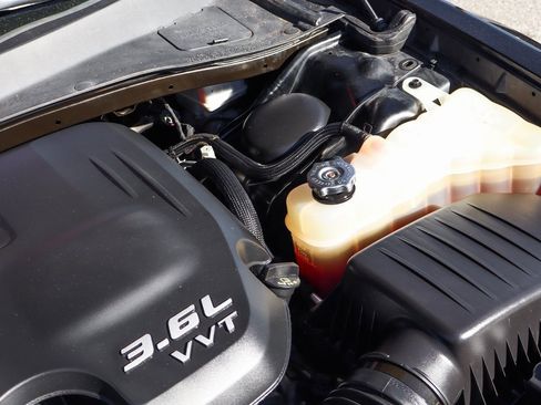 Used 2020 Chrysler 300 S image 12