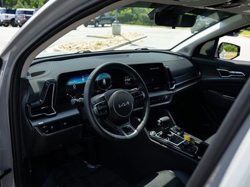 Used 2025 Kia Sportage SX FWD image 13