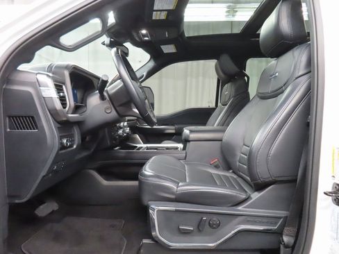 Used 2025 Ford F250 Platinum image 10