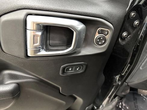 Used 2024 Jeep Gladiator Rubicon w/ Technology Group image 29