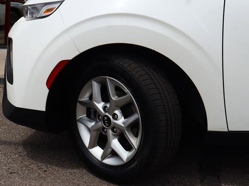 Used 2021 Kia Soul S image 6