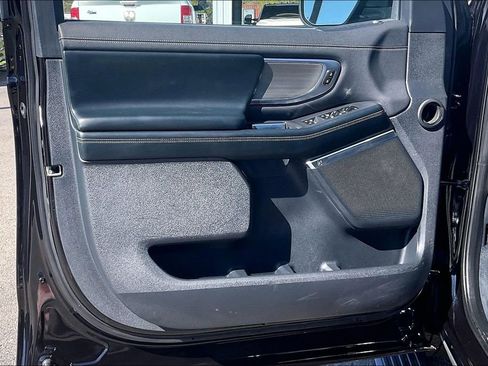 Used 2025 Ford Expedition Max Platinum image 22