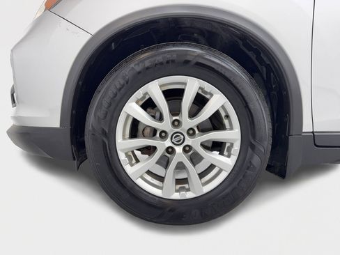 Used 2017 Nissan Rogue SV w/ SV Premium Package image 51