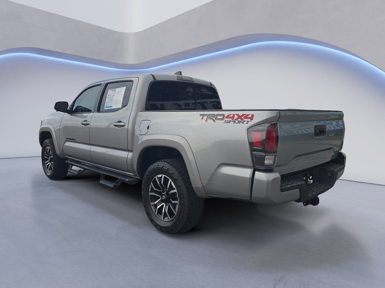 Used 2020 Toyota Tacoma TRD Sport AWD/4WD image 3
