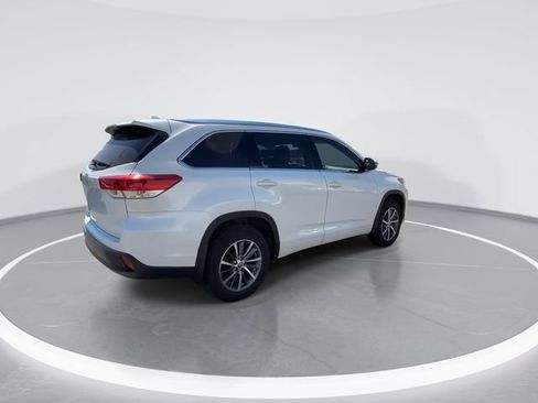 Used 2018 Toyota Highlander XLE FWD image 8