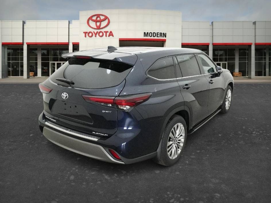New 2026 Toyota Highlander Platinum AWD/4WD image 7