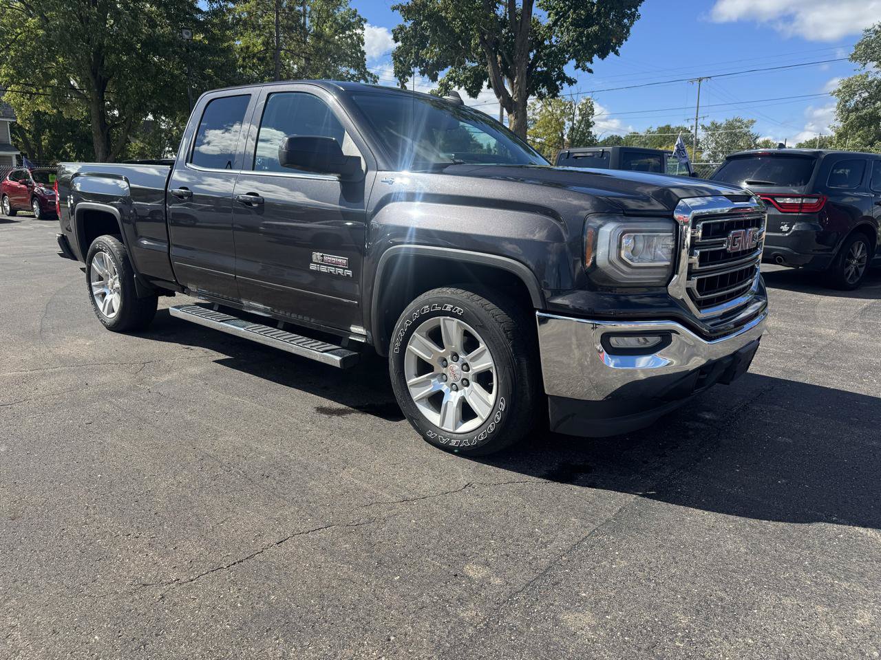Used 2016 GMC Sierra 1500 SLE w/ SLE Convenience Package AWD/4WD image 1