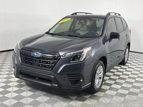 Used 2023 Subaru Forester AWD/4WD image 10