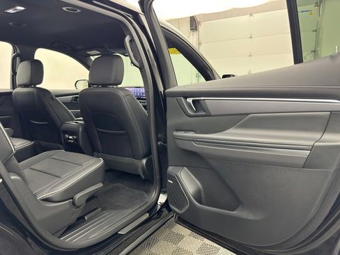 Used 2025 Buick Enclave Sport Touring FWD image 38