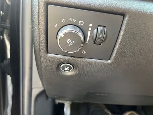 Used 2021 Jeep Grand Cherokee Laredo image 24