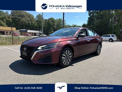 Used 2025 Nissan Altima 2.5 SV AWD/4WD image 1