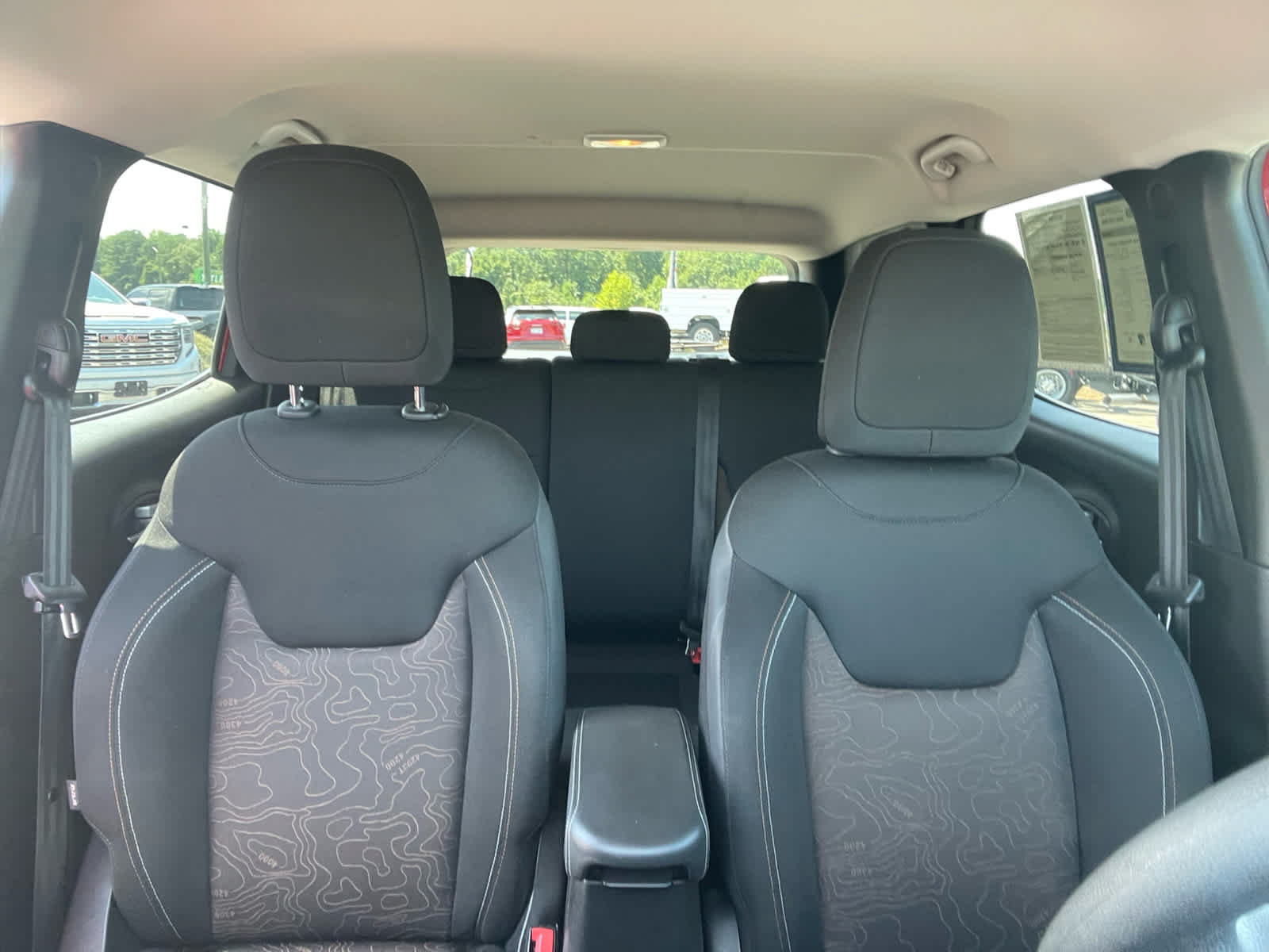 Used 2023 Jeep Renegade Latitude AWD/4WD image 29