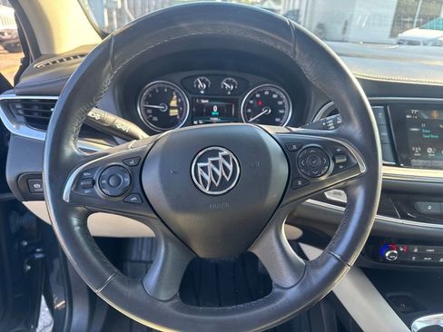 Used 2019 Buick Enclave Essence image 15