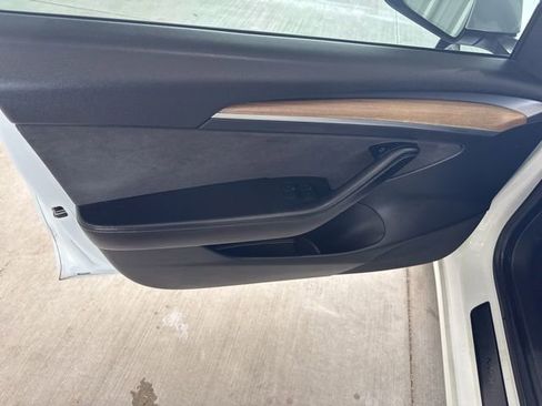Used 2021 Tesla Model 3 Standard Range Plus RWD image 4