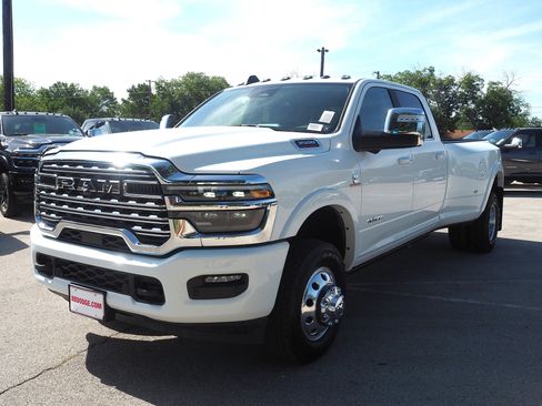 New 2025 RAM 3500 Longhorn image 2