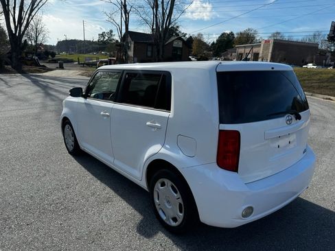 Used 2010 Scion xB image 4