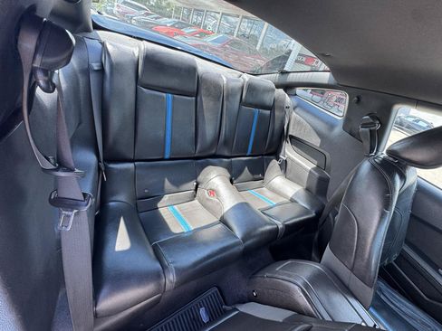 Used 2010 Ford Mustang GT RWD image 9
