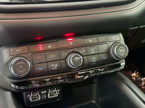 Certified 2023 Dodge Durango GT image 24