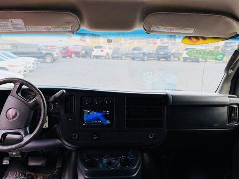 Used 2010 GMC Savana 3500 Extended image 14