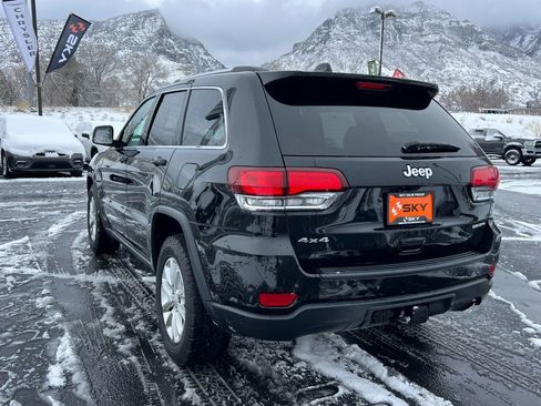 Used 2021 Jeep Grand Cherokee Laredo image 12