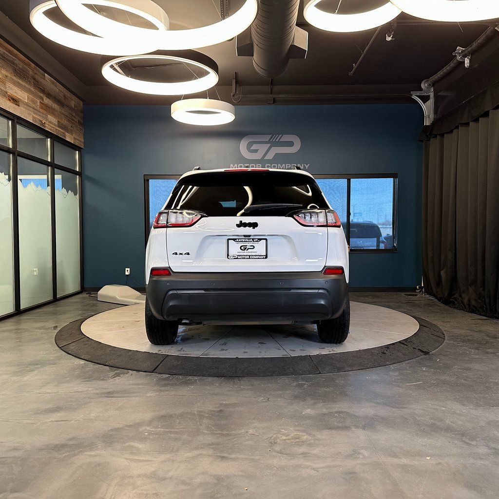 Used 2023 Jeep Cherokee Altitude Lux AWD/4WD image 4