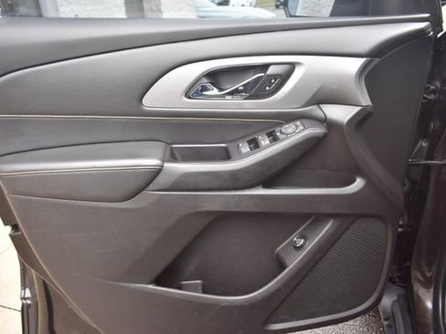 Used 2018 Chevrolet Traverse LT image 18