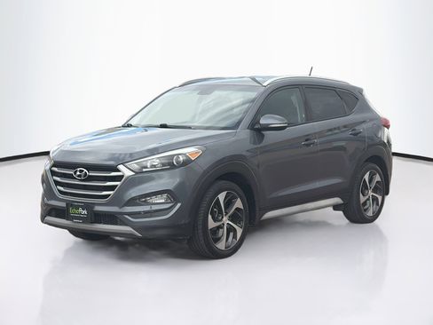 Used 2017 Hyundai Tucson Sport image 3