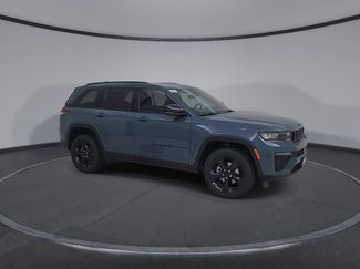 New 2026 Jeep Grand Cherokee Limited w/ Limited Altitude Package AWD/4WD video 2