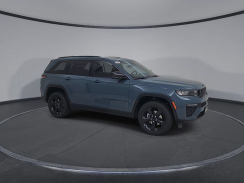 New 2026 Jeep Grand Cherokee Limited w/ Limited Altitude Package AWD/4WD image 2