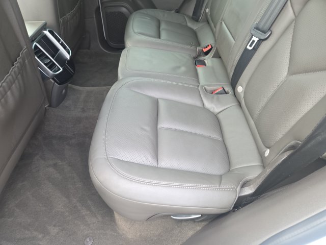 Used 2016 Porsche Cayenne AWD/4WD image 29